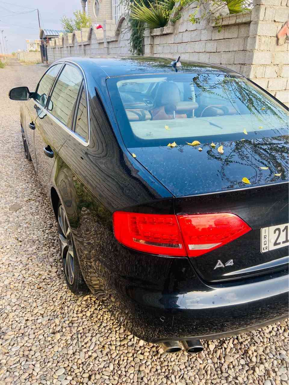 اودي الماني 2012  A4 خليجي 

- محرك TFSI اربعه سلندر 2000 تيربو المرغوب
- كير ثلاث انظمه 8 نمر
- فتحه سقف مري شفك
- كشانه جلد كشن كهربائي  
- تحكم استيرن تبريد قطعتين
- كير ومحرك مكفول 
- رقم سليمانيه الجديد

السعر ٩٣
مكان السياره الخالص 
***********☎️ بلاد, صلاح الدين
