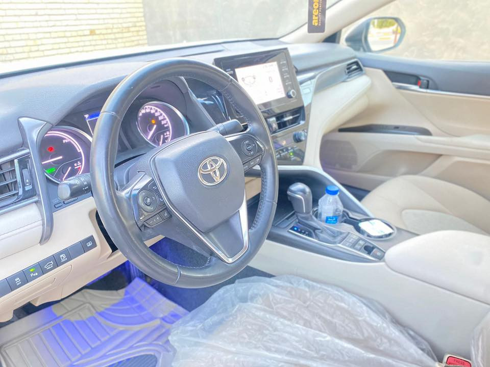 كامري 2023  خليجي عبد اللطيف 
بيها ضمان خمس سنوات 
GLE  هايبرد فول مواصفات 
بيها بارد بجهة السائق 
* السيارة مطلوبه اقساط  بعد ست اشهر تكمل البائع يتعهد بالمداور بعد الست اشهر  
السعر  190 ورقه قفل 
تواصل واتساب ***********
