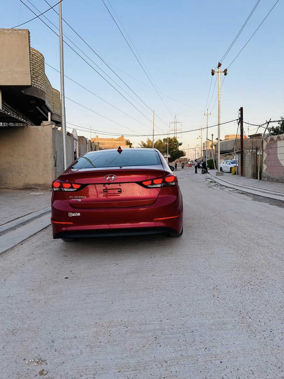 سلام عليكم 
النتره لبيع مديل 2017سونار مرفق بل منشور سياره جديده بسمي رقم دولي هزه ورقم جديد تخم تاير جديد قبل 5ايام شاده حداديه مكينه كير بل كارتون كفاله تبريد ثلج ❄️ حادث سياره بنيد ابدل نفس لون مال كصه وجاملغ نفسه مصلح وباب اكلير من خارج بدون دواخل وبيها شويه بل هلال الوره مال اثر شخوط ما محسوبه قطعه اني صابغها جماليه السعر 118وبيها مجال كلش بصيط مكان سياره كربلاء طوريج سياره مال جناي ما مشتغله تكسي اسياره تخذها تترحملي عليها +متصرف عليها دينار تفاصل اكثر تصل وتدلل ***********
