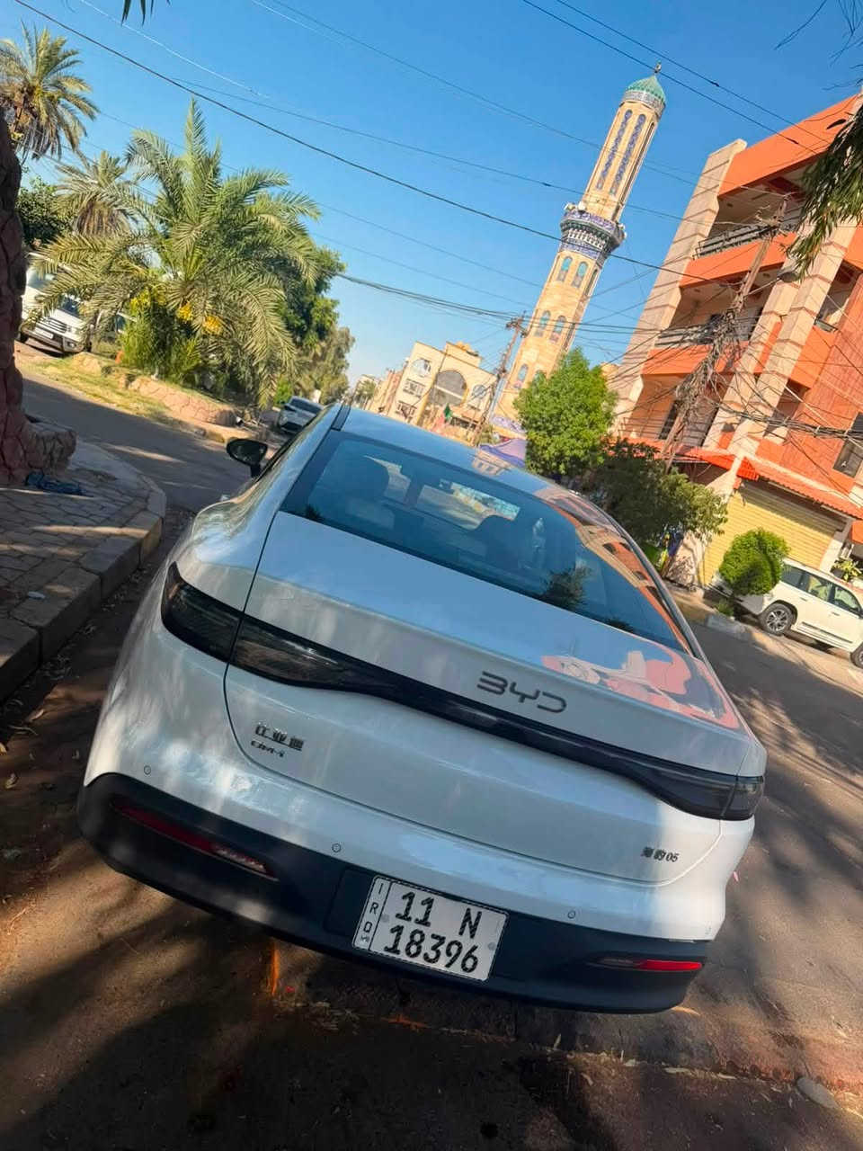 🚘 للبيع | BYD Seal 5 2025 🤍
📅 الموديل: 2025
🎨 اللون: أبيض
🛣️ الممشى الكلي: 10,000 كم فقط

✨ السيارة بحالة ممتازة جداً واستعمال خفيف، نظيفة وجاهزة للاستخدام.

✅ جميع أغراضها الأصلية موجودة (الشاحن + الكارتات)
✅ اقتصادية وعملية ومريحة بالقيادة
✅ جاهزة للفحص بأي مكان

📌 ملاحظة: يوجد شخط خفيف في الباب فقط، موضح بالصور .

💰 السعر: مناسب وقابل للتفاوض بالمعقول بعد المعاينة.

📞 للاستفسار والاتصال:
***********
***********

📍 موقع السيارة: بغداد – الجادرية.

الجاد بالشراء حياه الله، والله يرزق الجميع.
