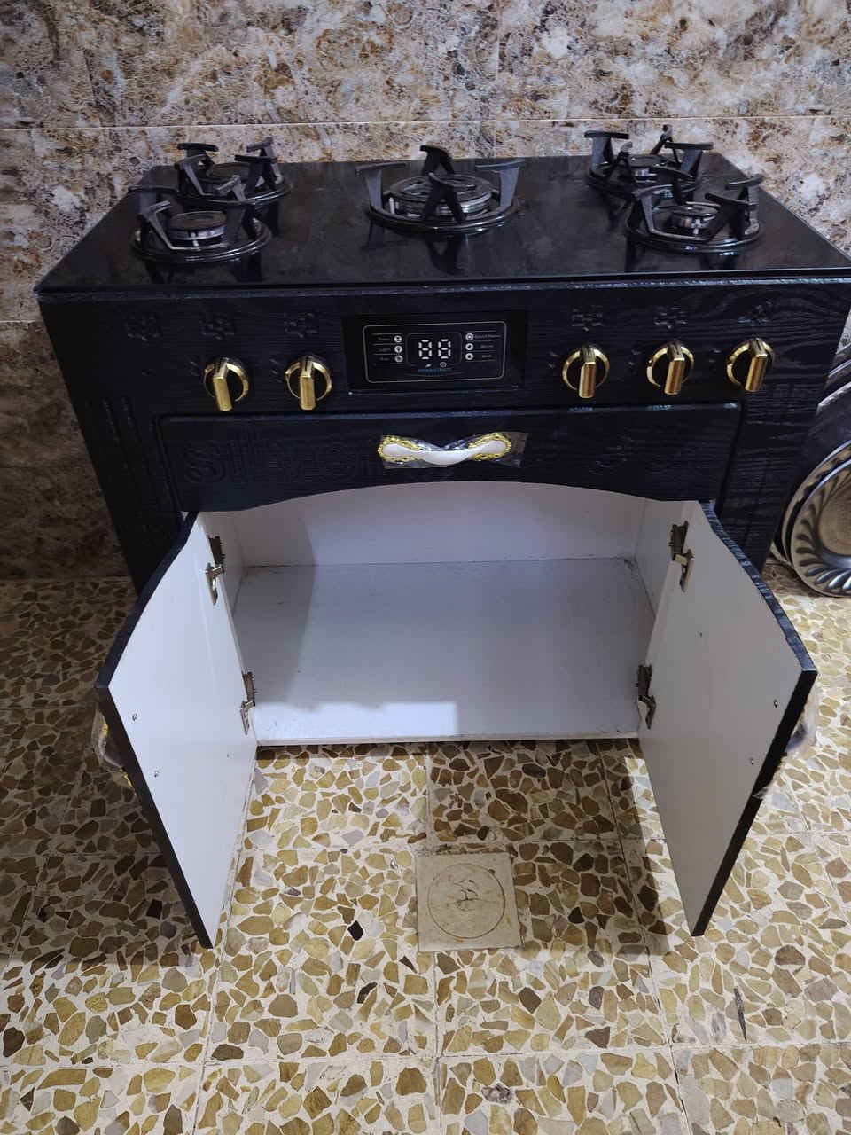 طباخ جديد البارحة أخذته سبب البيع المكان صغير المكان حي الانتصار


**إذا كنت صاحب هذا الإعلان وتريد حذفه لأي سبب، رجاءا أرسل رسالة إلى الدعم الفني**