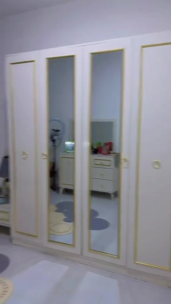 سلام عليكم هاي اغراض بيت مستعمل بس جديد كل الي بل صوره للبيع
الشراي ييجي خاص ***********وتساب فقط

