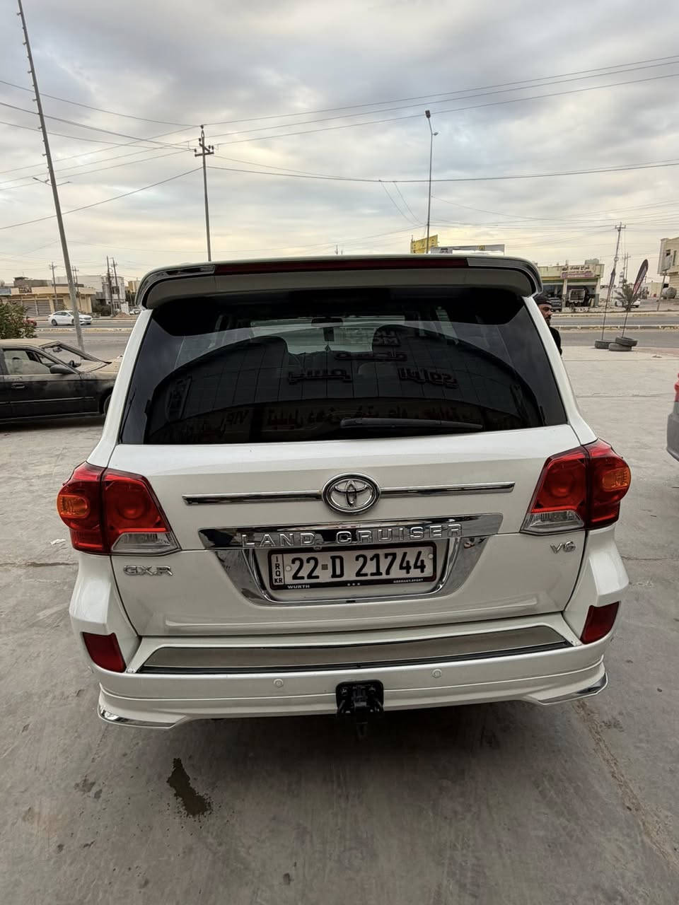 السلام عليكم
لاندكروز

موديل 2010 
Gxr

سته سلندر فول

باب فقط صبغ

السعر 305 بيها مجال

*********** زيد الجبوري
