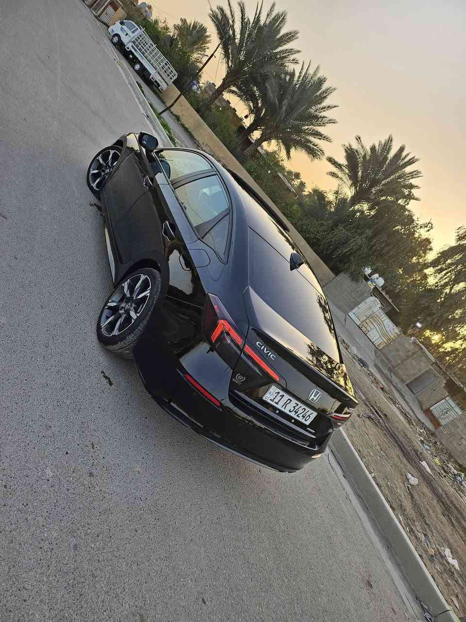 السلام عليكم
للبيع 
سفك 2025  هايبرد 
محرك 2.0 هايبرد 
فئة تورنك سبورت
اعلى مواصفات بالسفك  
رقم بغداد 
ضررها موضح بالصور فقط جاملغ نصبغ
ماشيه الف 32  
سعرها 165 ورقه بلاش
بغداد زعفرانية
***********

***********
