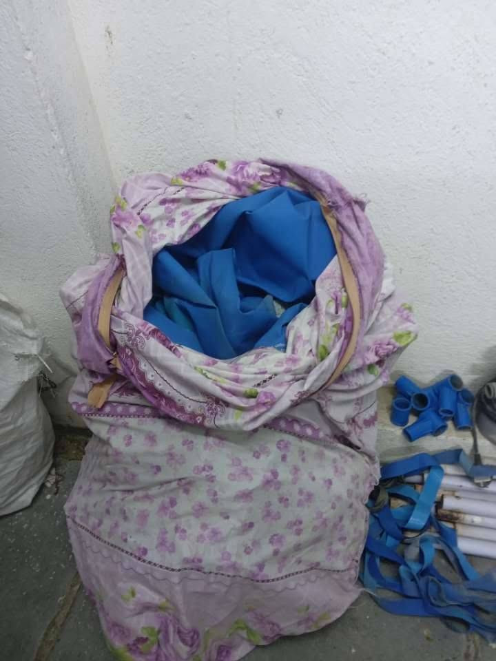 سلام عليكم مسبح للبيع مستخدم سنة طول 3متر والعرض2متر المسبح نضيف كامل هو والبواري مالتة والاغراض السعر 55وبي مجال بسيط


**إذا كنت صاحب هذا الإعلان وتريد حذفه لأي سبب، رجاءا أرسل رسالة إلى الدعم الفني**