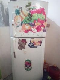 ثلاجة • للبيع
