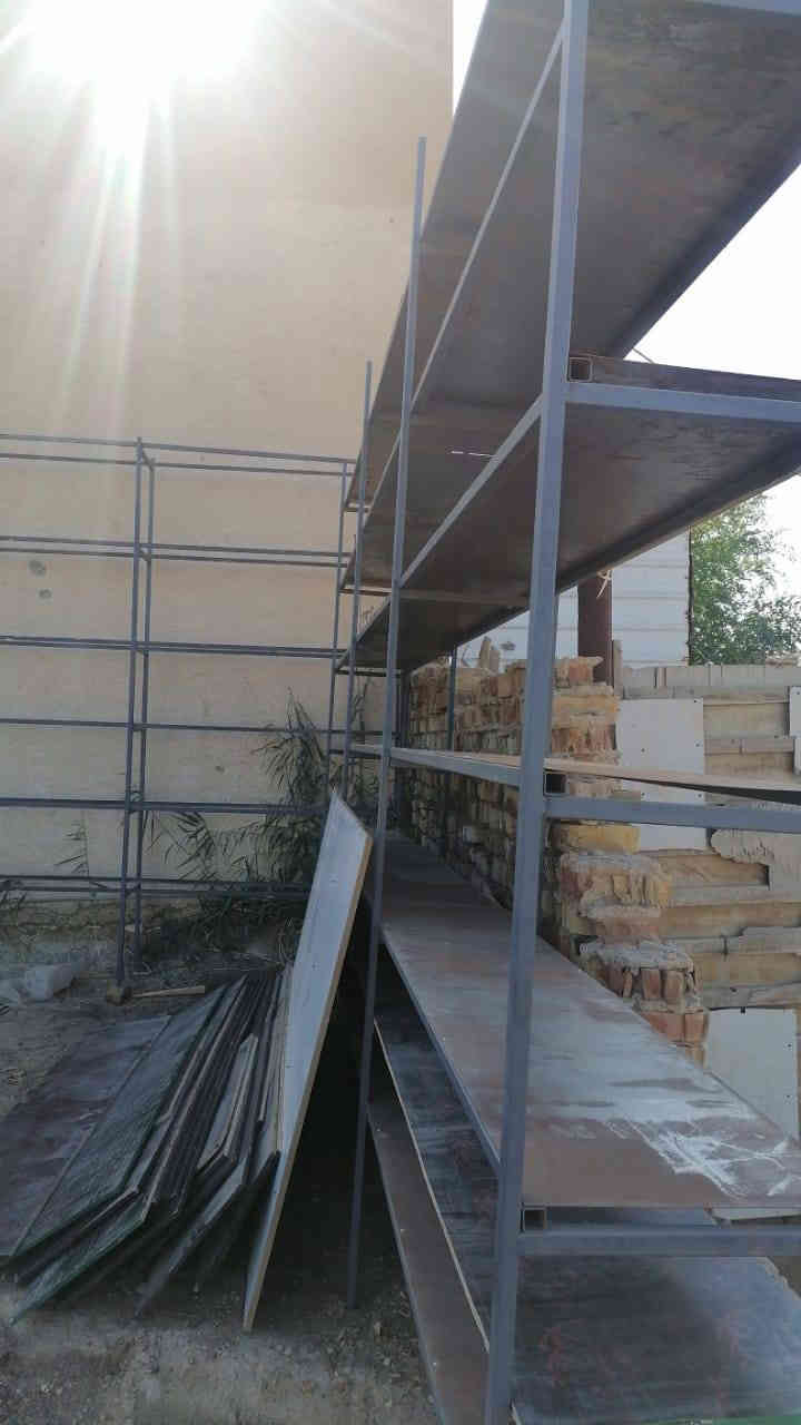 السلام عليكم رفوف حديد للبيع***********
