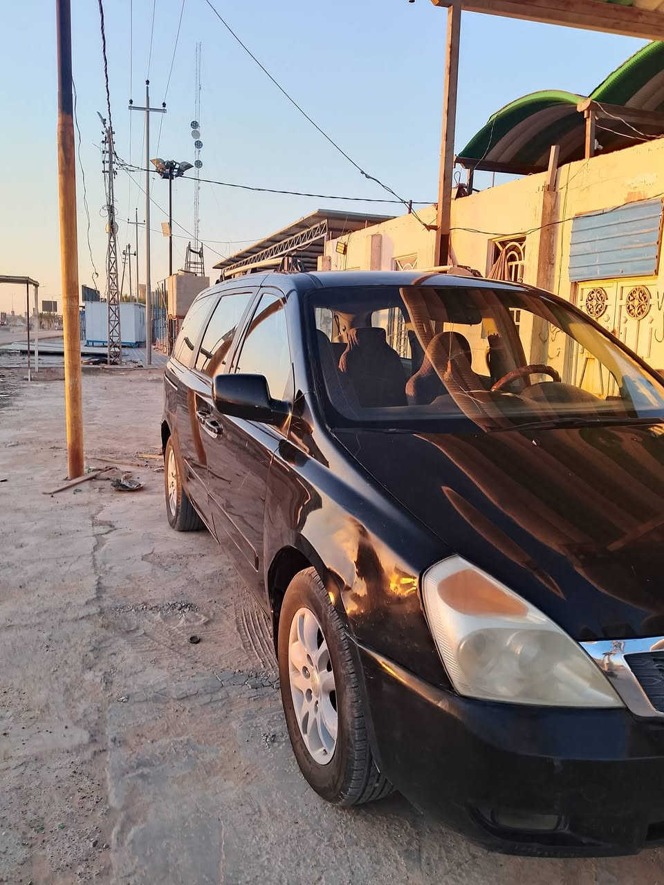 السلام عليكم كيا سيدونا 2006 للبيع فول مواصفات عده الفتحه رقم بغداد ألماني مكينه 3800 بانزين حادثها جاملغ ألايسر مكينه كير حداديه كفاله كله جديد تخم تاير نص السيارة جديدها ماناقصها اي شي تجي وتشوف كدام عينك وين ماتريد تفحص افحص دواخل جديده السعر 100 وبيها مجال للشراي 

مكاني نجف الاشرف 
للاستفسار ***********
