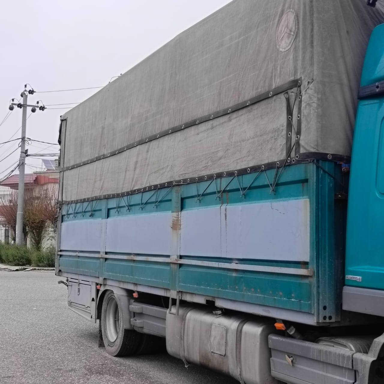 بدي اتيكوو للبيع الطول سبعه وربع ورتفاع 260 وبي صناديق
الارضيه حديد بدي نضيف للتصال ‏‪***********‬‏
