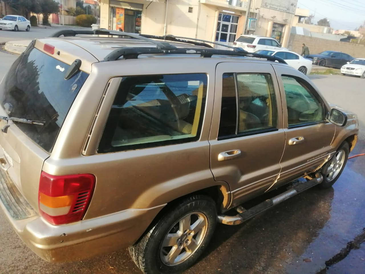 سياره جيب لاريدو سته سلندر موديل 2000 شرط تحويل وكاله رقم كركوك شرعي كركوك السعر بالخاص
او الاتصال على ***********
