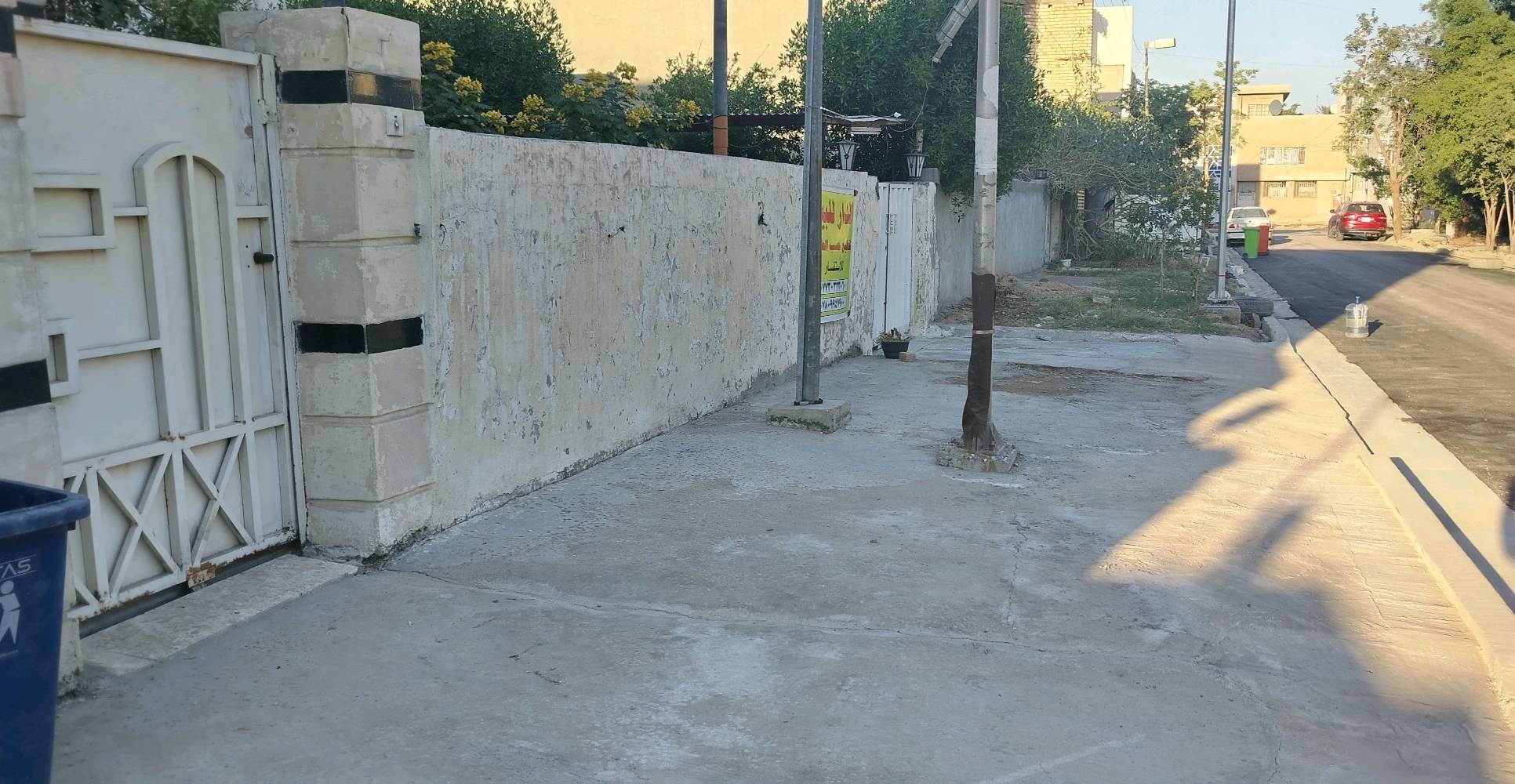 السلام عليكم
دار للبيع في شارع فلسطين حي الادريسي قرب ساحة بيروت مساحة 487.5م الواجهة 15م النزال 32.5م
شارع عرض 10م الرصيف عرض 4م المنطقة متبلطة جديد بالكامل ويحتوي على مشتمل مساحة 60م بناء جديد
يباع بالكامل او تقطيع حسب الطلب للستفسار 
***********