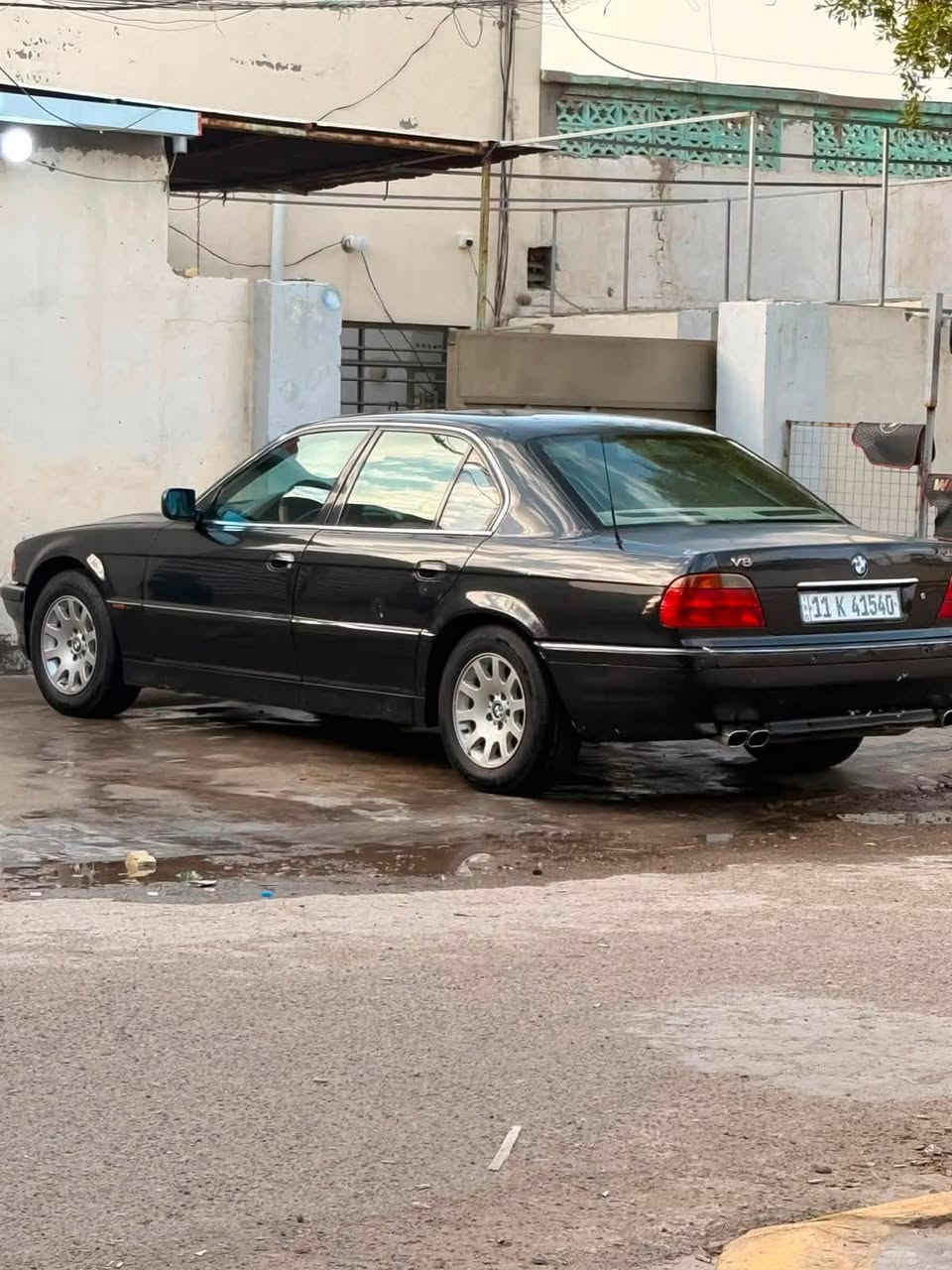 � للبيع BMW 740 موديل 1995
* المحرك: V8

* الجير: أوتوماتيك

* السيارة بحالة جيدة

* السعر: قابل للتفاوض

للاستفسار اتصال على ***********
