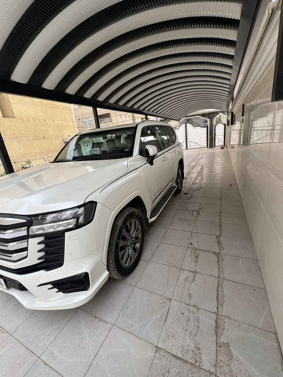 السلام عليكم لاندكروز موديل 2024 لمتت اصليه شركه ساز ماشيه 6الف حقيقي مواصفات الساز معروفه السياره كفاله عامه من الشخط والرصعه زيرو كفاله كفاله من كلشي الساره بعده بل ضمان اول تبديله دهن تتبدل بل عافيه علياخذه رقم مميز سعره 730 الستفسار اتصل ***********
