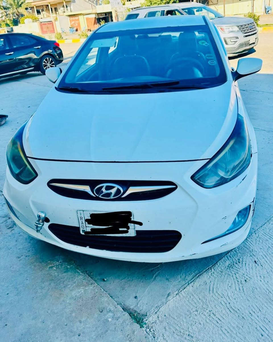 سلام عليكم 
اكسنت 2015 وارد امريكي 1600 ضرر جاملغ امامي وخلفي 
رقم بغداد سنوية  نافذه 2028
تدفئة تبريد
مكاني ديالى 
السعر 90 ورقه بيه مجال بصيط 
***********
