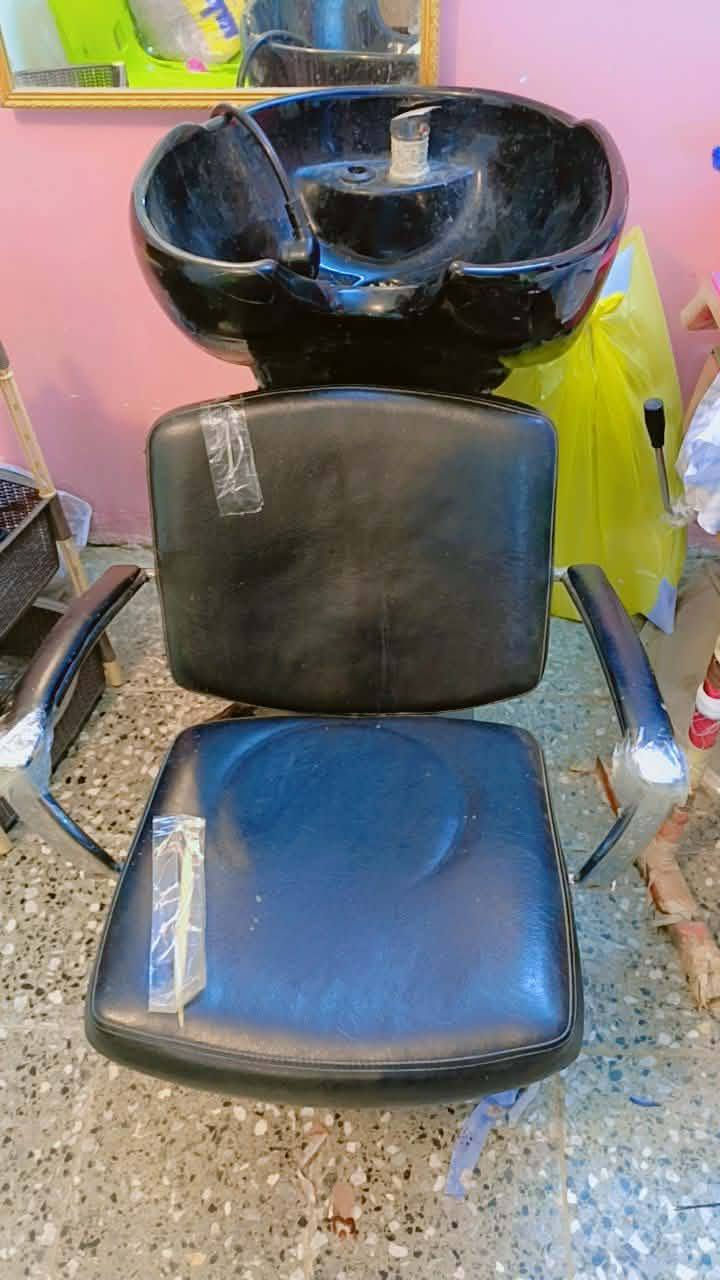 غراض للبيع
بغداد المحمودية 
المكان قرب مستوصف المحمودية مَقابل مستشفى الأسنان الصحي
ثاني محل 
***********
***********
