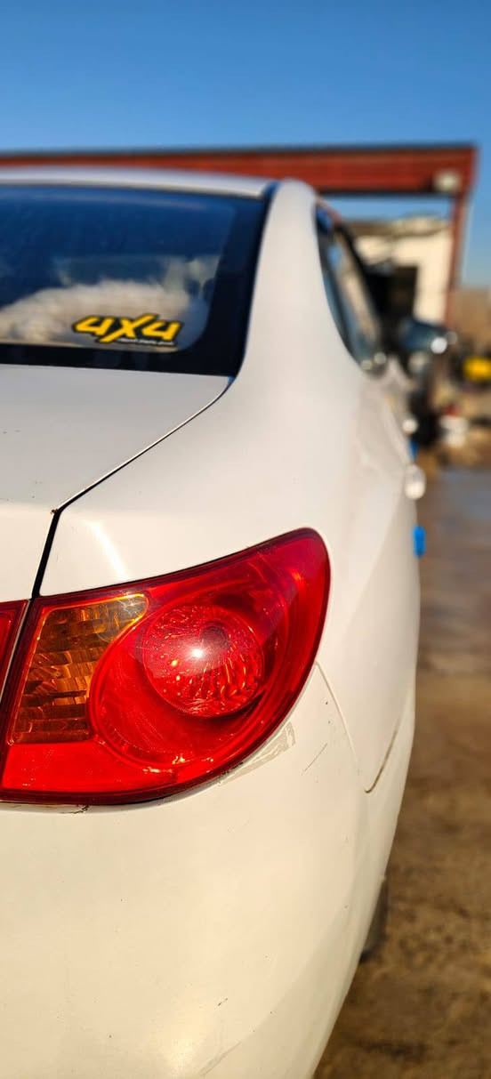 الانتره 2011 بدون صبغ بدون حادث فقط مكانين بارد بسمنه سنويه وارقام وهزه كلو جديد تدفىه تبريد كهربائيات كلو شغال صدر امامي خلفي طخم تاير كلو جديد السعر 122وبيها مجال للطيبين 
*********** والخاص مفتوح
