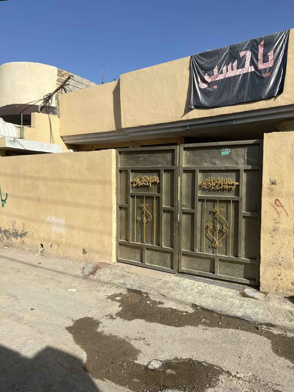 بيت للبيع في التاجي 24ابو عظام مساحة البيت 200متر للستفسار /اتصل أو مراسله ***********
