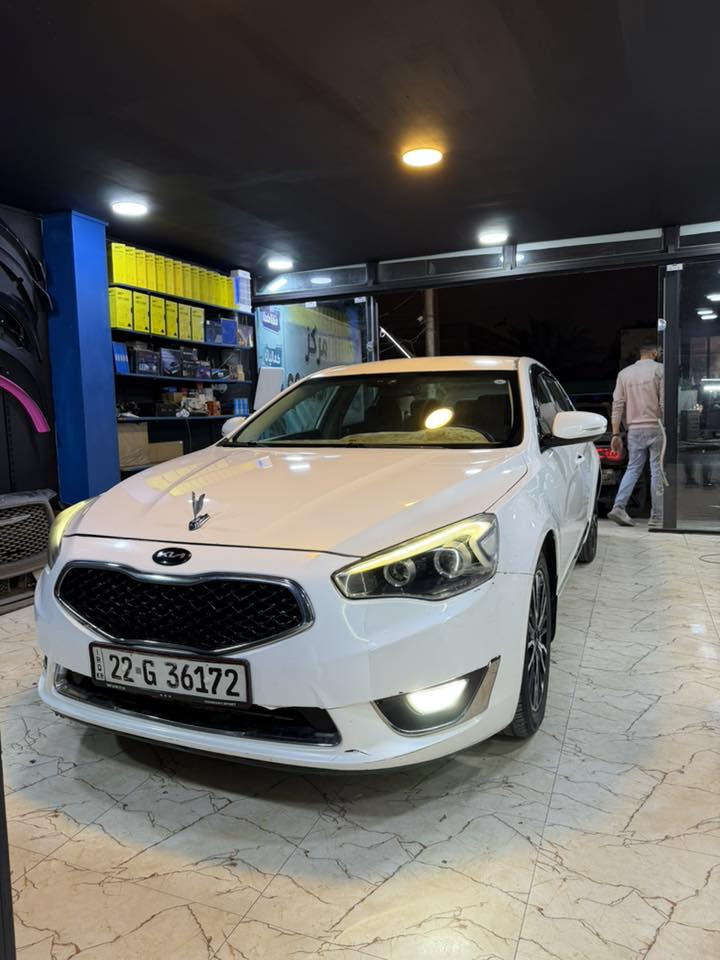 كيا كادينزا 2014 خليجي
جاملغ خلفي صبغ 
والامامي بي طخه مال دراجه 
باقي السياره صافيه 
شواصي لغود تكم قماره حوض كفاله 
بجم زنون كامله شديتلهة عدسات ب٢٠٠ دولار اناره نهار فول
داخل اسود 
كهربائيات كلهة شغاله 
كشن كهرباء 
تبريد ثلج 
راديترات وكمبريسر جديدات 
منظومة مي جديده انسى التنقيص 
كله بانزين محسن اديرلهة ودهن ادينول من الوكيل الي بل منصور 
ماشيه 182 الف كيلو 
مكينه لا تنقيص ولا تبخير امشي بيهة ٢٦٠ ماعليهة شي 
تخم تايرات 
صدر امامي خلفي ويه المشط والبور جديدات 
السياره هواي صارف عليهة  بس السياره دتصير بيهة طفيه ناس تكول كير وناس تكول فيت بم وناس تكول حساس اني نزلت من سعرهة سعر كير كامل والي تعجبه السياره يجيني وبخدمته اني  واذا معجبته اكسبه اخ وصديق … سنويه تنتهي 2029
السعر ١٢٥ وبيهة مجال للشراي 
مكاني بل اسكان قرب كلية المامون 
للتواصل ***********
