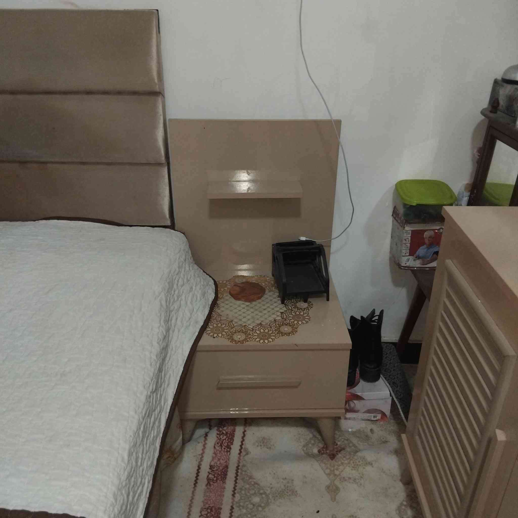 السلام عليكم غرفه تركيه ٥ قطع للبيع السعر ٥٥٠ وبيها مجال اتصال على الرقم ***********
