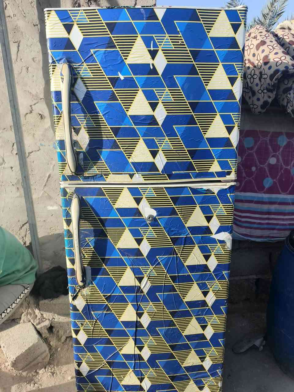 ثلاجه البيع شغاله
سعر 50 حي السلام

***********
