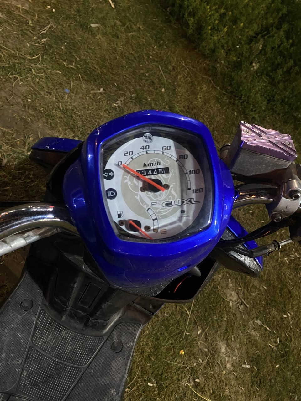 سلام عليكم دراجه بوليس ما مفتوح دراجه بحاله الوكاله سلف هندر كلشي شغال دراجه ما ذب عليها ربع مكان الدراجه ناصريه مركز  السعر 750 وبيه مجال  للستفسار واتساب (***********
