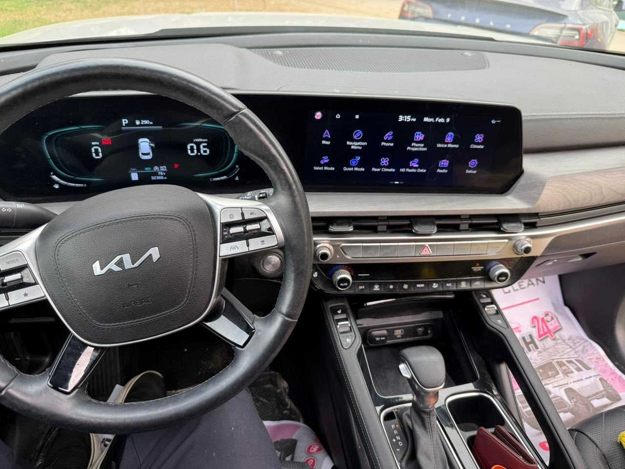 السلام عليكم تولرايد موديل ٢٠٢٤ فول السيارة دخول جديد جدا جديدة مواصفاته اعلى شي ألون سموك 
دخول ع كتاب الشهداء 
السعر ٣٢ ألف دولار يعني ٣٢٠ ورقة
للاستفسار الاتصال ***********
