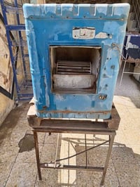 مبردة شغالة • ميز حديد ثقيل