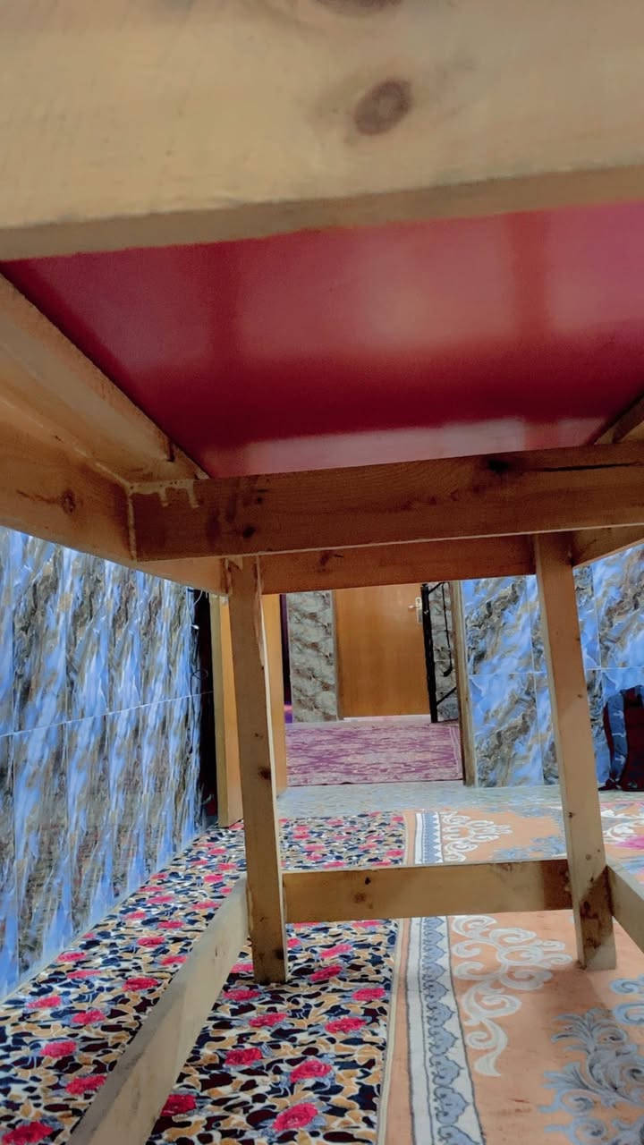 السلام عليكم ميز فضال خياطات النضافه100/100 السعر 150وبي مجال  العنوان بغداد  التاجيات ***********
