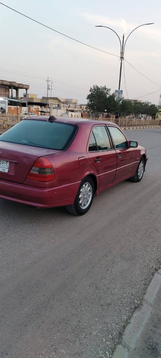 سلام عليكم سياره مارسدس بيبي شبحc 300 فول موصفات فتحه رقم بغداد مشروع وطني تحويل شوكت ما يعجبك سياره مكينه وكير بعدهن بل ضمان صار 10 تيام من شادهن حداده 70 بل ميه دواخل جديده كشنات جلد تخم تاير ويل جديد ما عوزه ربع كبل لشارع سياره مال جناي سياره احله من صور مكاني ميسان عماره سعر 34 وبيهاء مجال رقم  ***********
