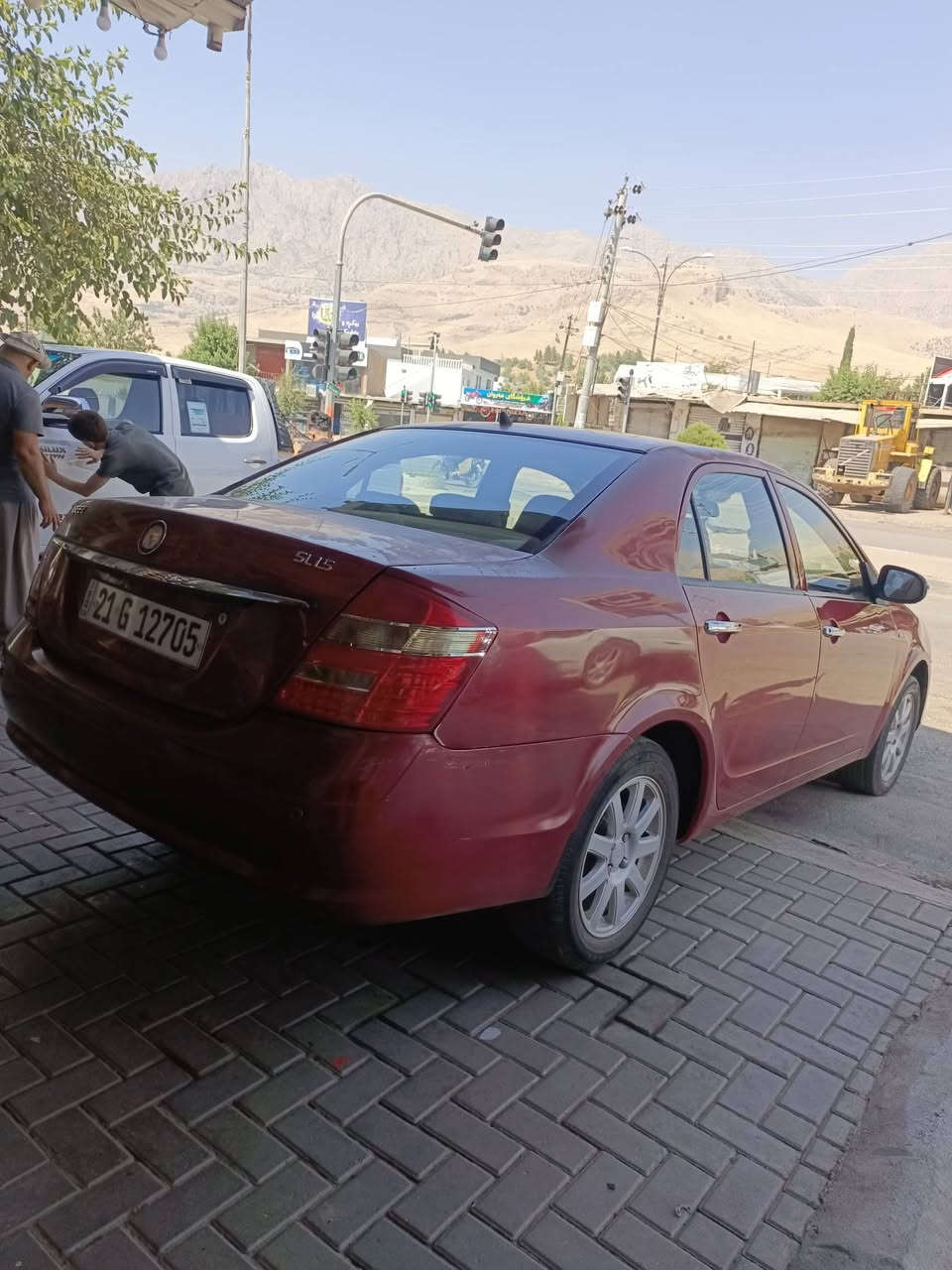جیلی 2013گئڕعادی
سەنەویویو رەقەم تازەیە 
ماڵی دوستە سەیارەکە 
4پارچە بویاخ ڕەسمی سونەریم داناوە
سعری هەرزان 45  معامەلەیەکی برایانە
ریزم بوئەدمینی بەریز 
***********
