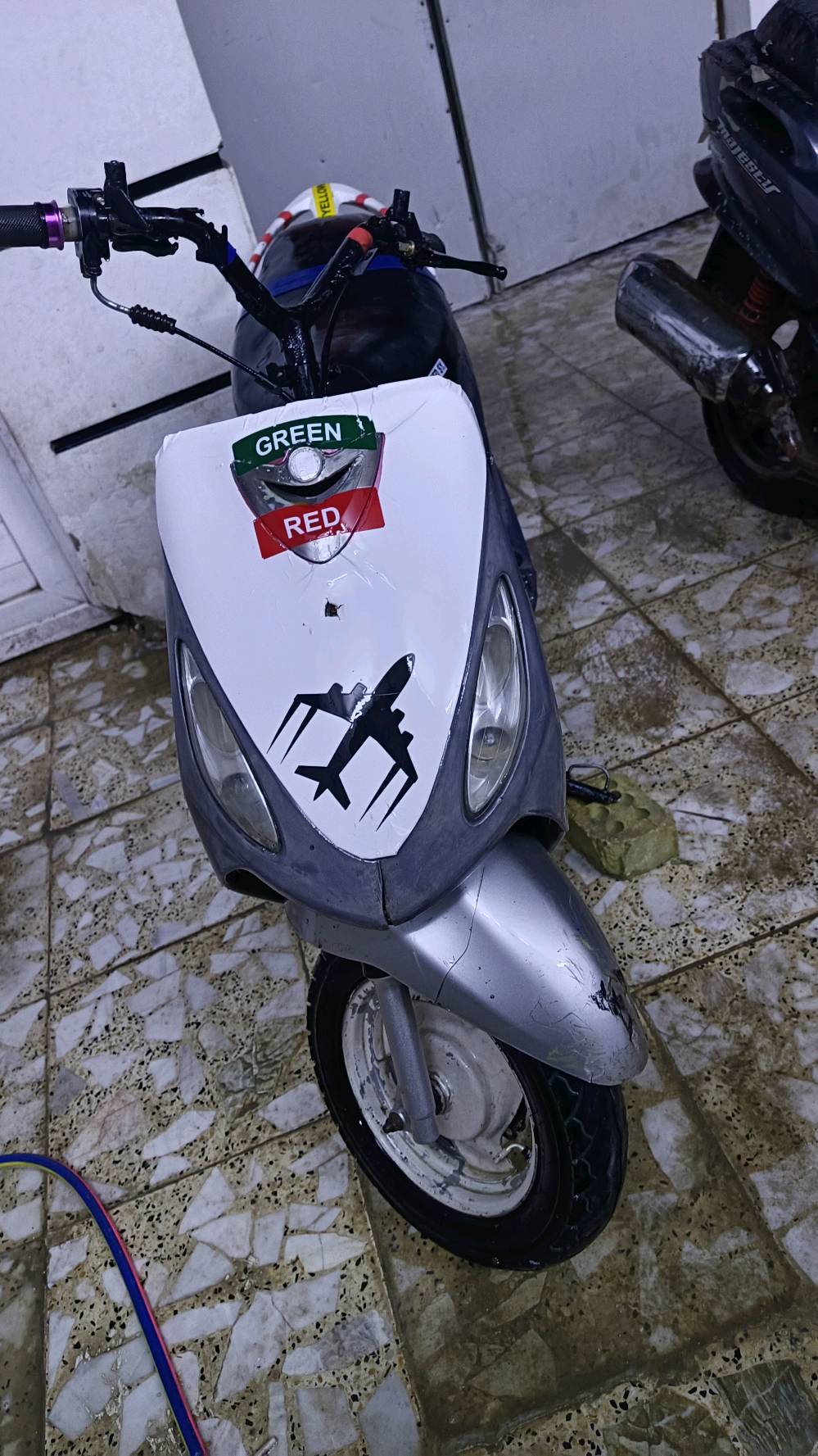 العنوان بغداد العبيدي شهداء الثانيه 
الدراجه مال ونسه شغاله سلف هندر كامله من كلشي تشغل وتطلع تخم تاير جديد كلجات جدد دبلات جدد سلف 55 جديد باتري جديد 