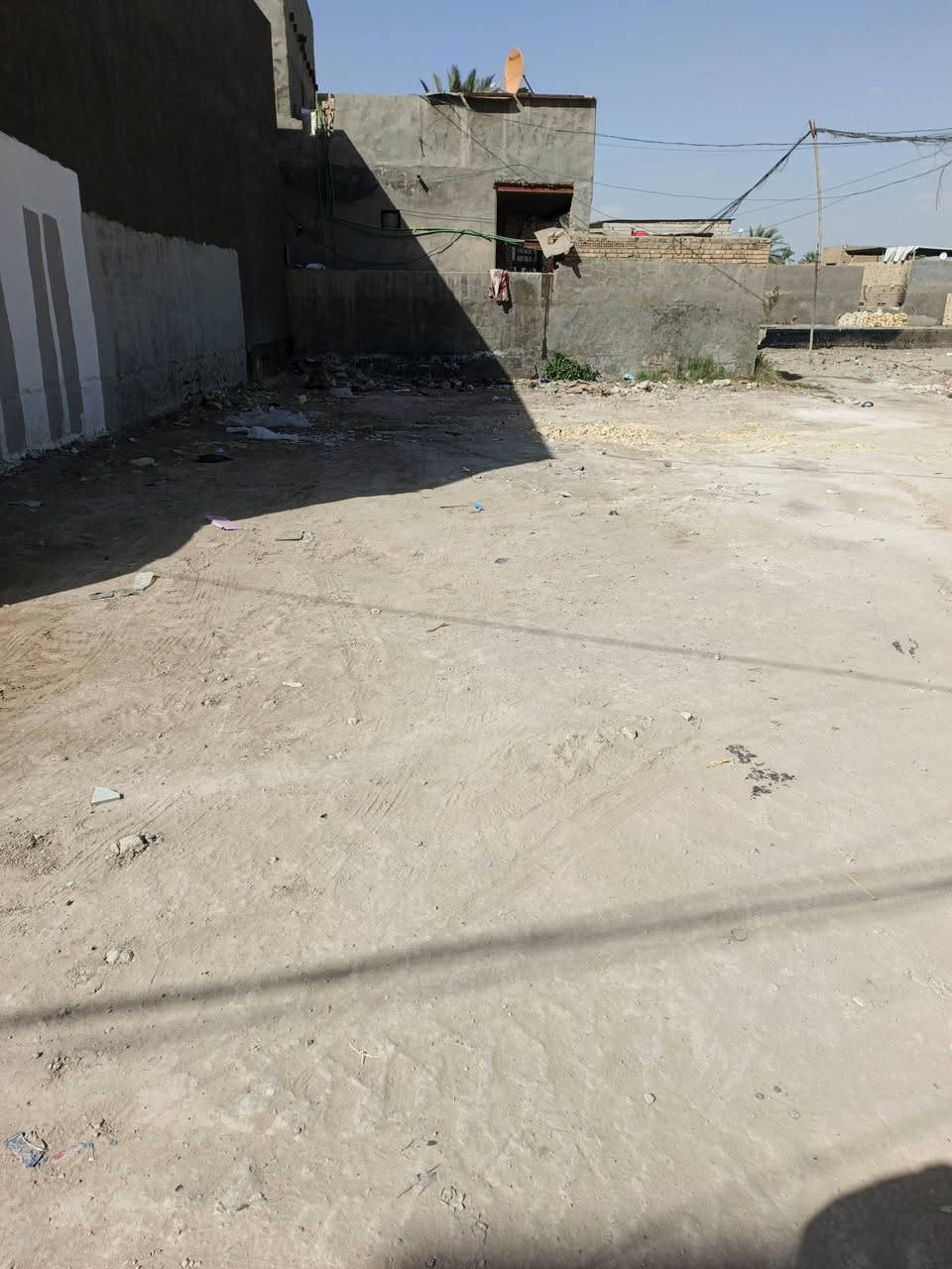 المساحة ١٧٠متر
الواجهه  ١٠
النزال ١٧ 
على ربيانه خلف بيت ابو سرمد 
الاستفسار ***********
