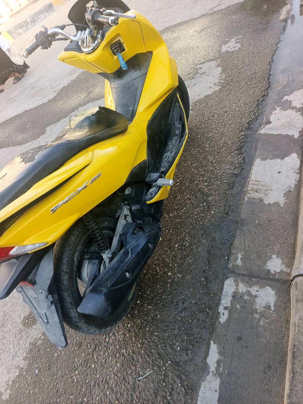 السلام عليكم bcx 
للبيع محرك 150
نضافه مثل ماموضح بلصورة 
شلعتها تخبل 
مكاني ديالى بعقوبة
***********
السعر 1550