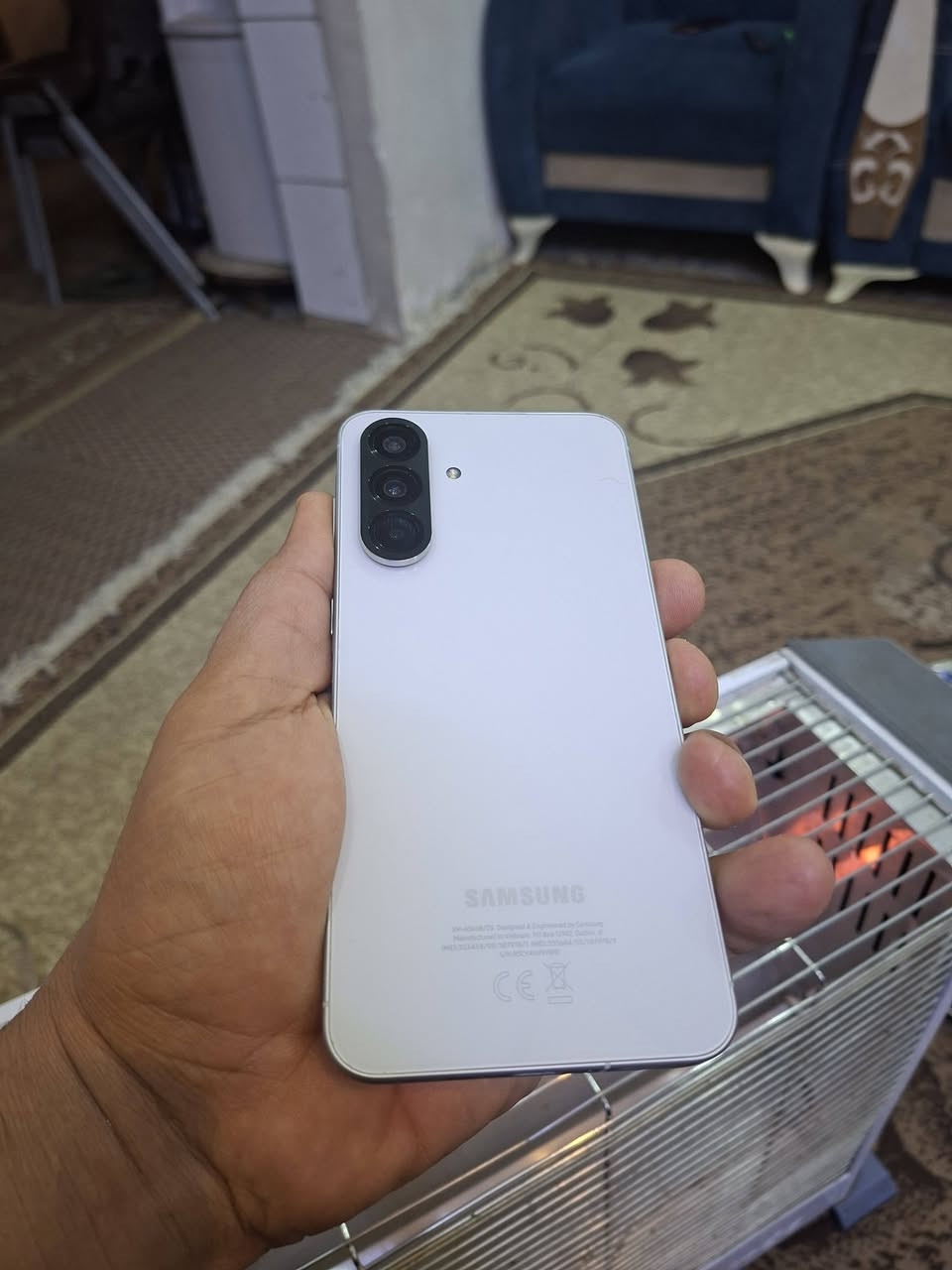 سامسونج A56  ابيض ذاكرة 256 رام 8
الشاشة مبدلة.. الداير بي طخات
#السعر225
مكاني بغداد حي العامل
ماعندي توصيل
***********
مابي اي خلل بشرط تفحصه وين متريد
