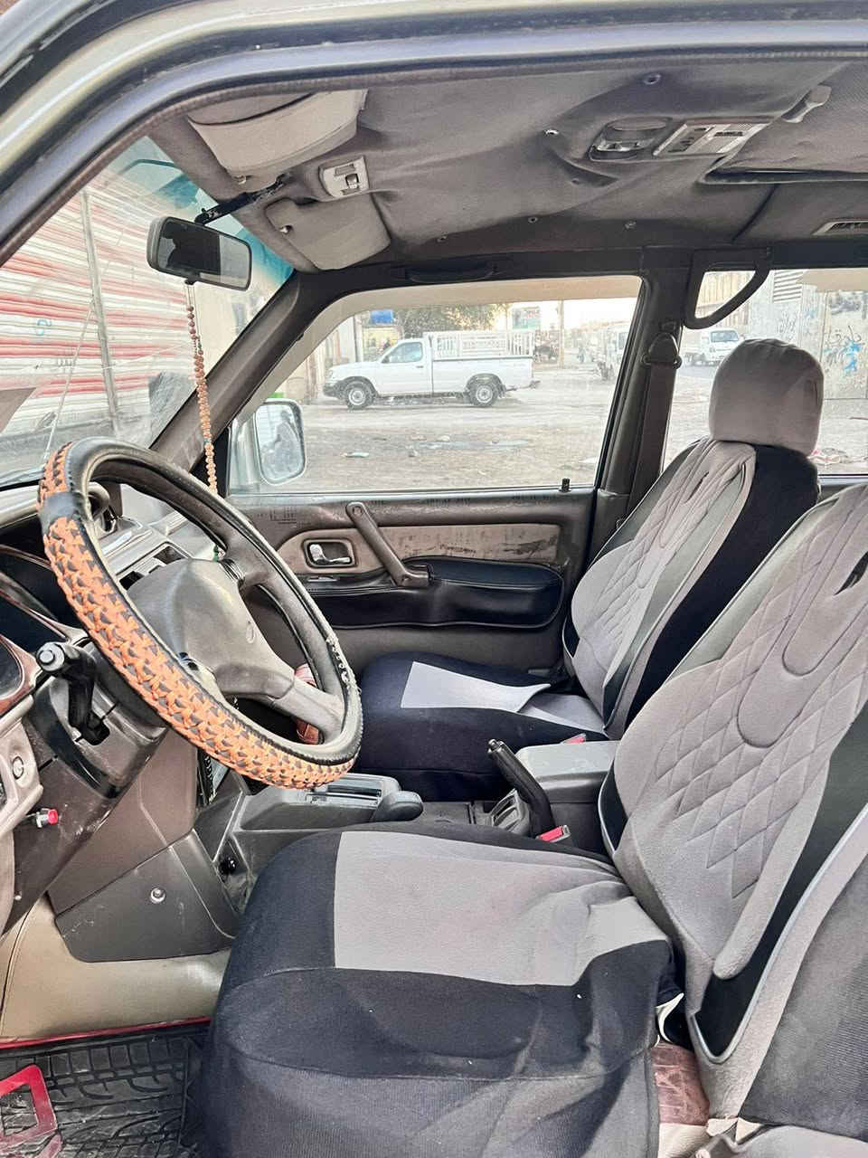 السلام عليكم باجيرو للبيع موديل ٩٧ ابلاديه كير مكينه بلاد جدد صدر جديد تخم تاير جديد سياره جاهزه من كولشي رقم انبار دولي ب اسمي السعر ٥٠ وبي مجال رقم الهاتف***********
