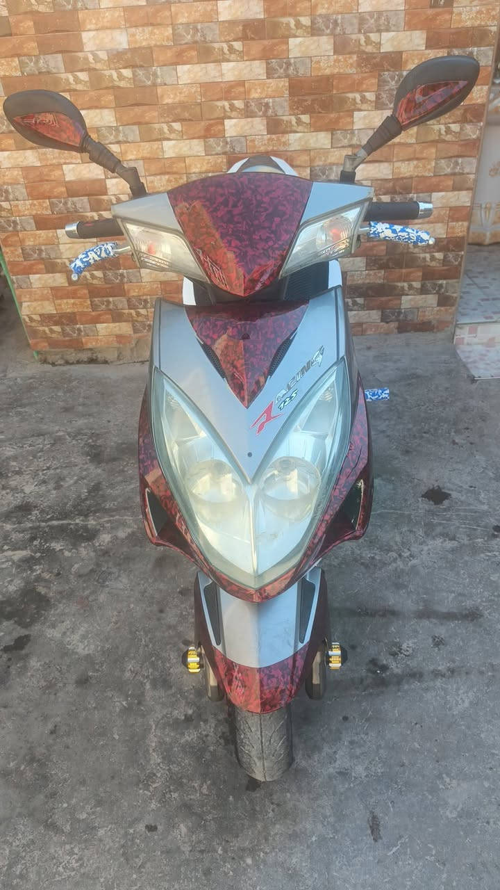 سلام عليكم كايمكو مال باله لامسجل ولا بي أوراق دراجه مال جناي سعر ٧٠٠ رقم هاتف ***********
