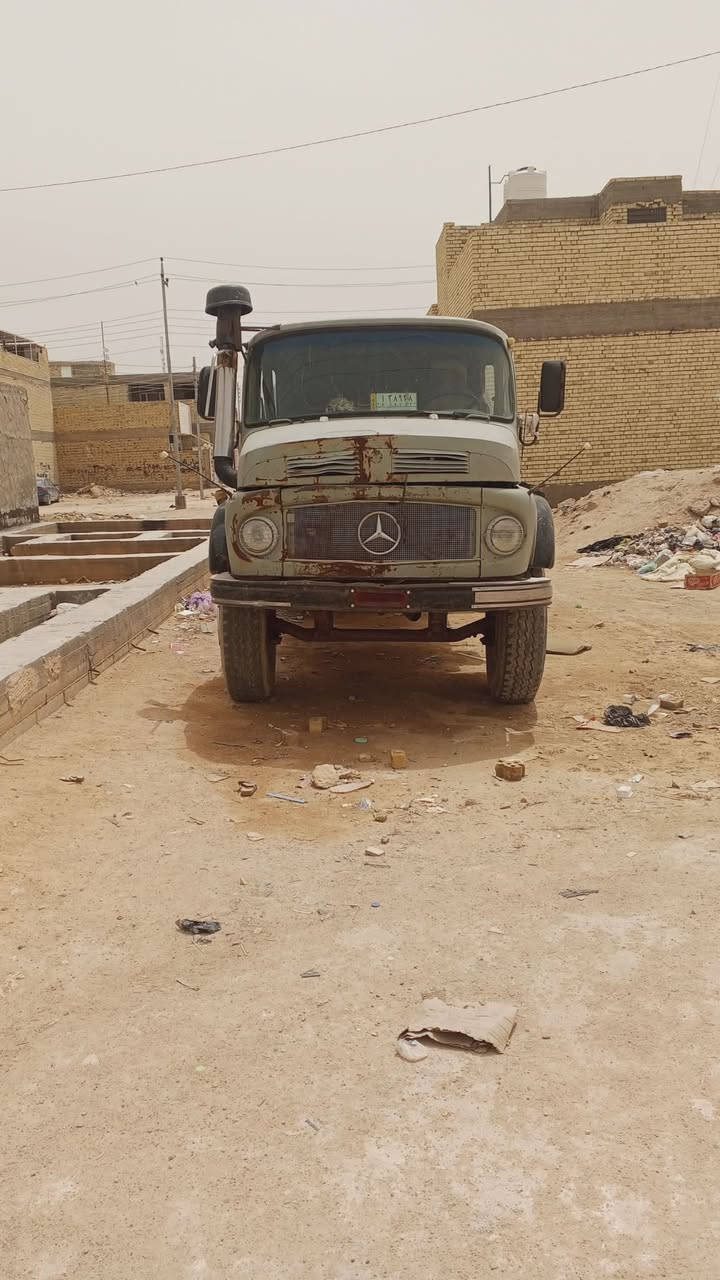 قجمه للبيع موديل قديم محدثه كله بس الشاصي مامحدث رقم نينوى ألماني مكان نجف ***********
