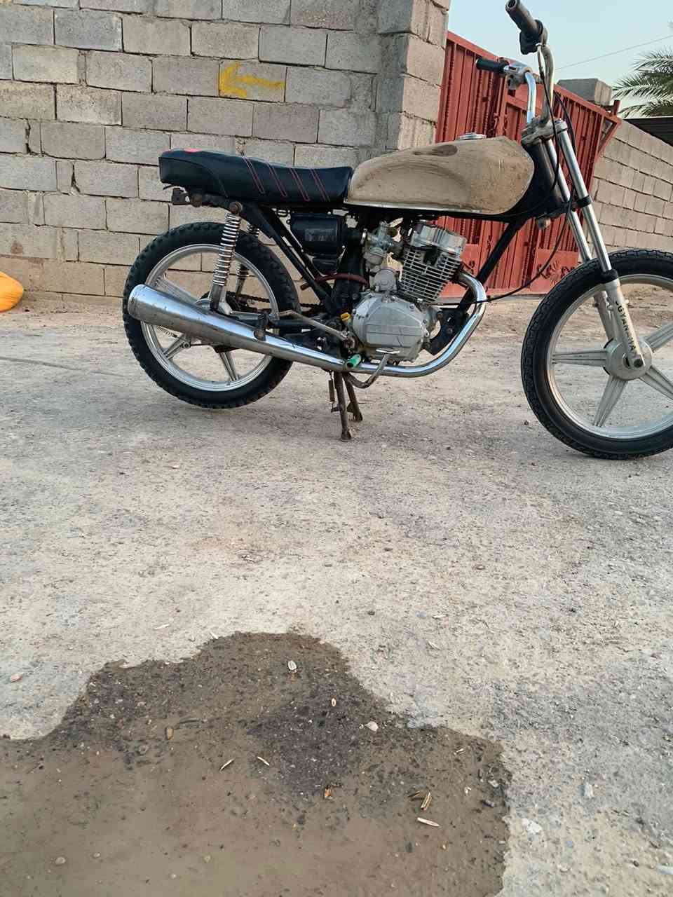 سلام عليكم دراجه البيع  محرك خير من الله دراجه جاهزه عوزه بس سايق شلعه شك الكاع لا تنقيص ولا تبخير الستفسار  *********** سعر 300 وبيه رب المجال
