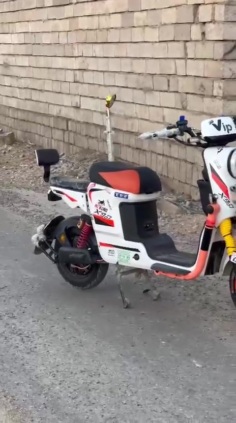 السلام عليكم 

دراجه شحن للبيع 

نوع X900

موديل25

بطاريات  شرط 

نظام Pبارك 

نظام مثبت سرعه 

 لايت عالي ناصي 

عدسات ليزريه

دراجه فولل الفولل 

السعر 500وبيه مجال 
مكان صلاح الدين تكريت 
تواصل خاص واتساب ***********
