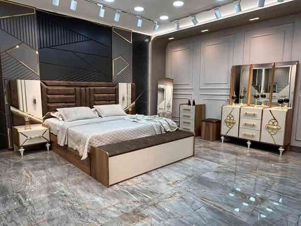 *موديل  سيران المودرن*
اطلب من معرض عبدالله الشاهين للاثاث التركي 

#نقدا_وبالتقسيط_المريح

تفاصيل الموديل
*10 قطع _ كنتور ملحق 360 متر*
*1- ضهر بلوك 8ملم*
*2- برغي وچوي حديد*  
*3- سرير  مخزن + مساند تقوية*
*4- ميز تواليت 130*180*
*5- نرمادةوسكة رادو الماني*
للتواصل والاستفسار
0771 638 9084 
0750 781 8642
