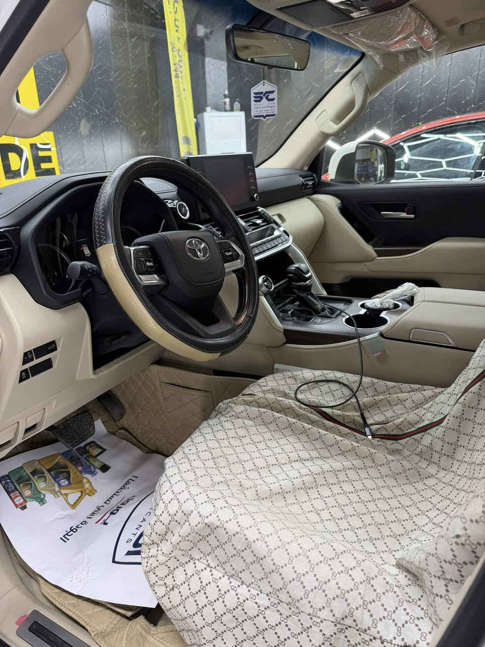 السلام عليكم لاندكروز 2024 gxr شركه ساز اصل ثلاث شاشات وتطبيق ضمان وصيانه مجانيه تكمه وسنويه 2024 شهر العاشر فول فتحه سقف كشنات كهرباء تبريد كشن برده خلفيه مكفوله كفاله عامه من كلشي شبه زيرو ماشيه 12 الف كيلو تبدليتين دهن بالشركه رقم بغداد مميز مكرر والسعر 70800$ وبيها مجال بسيط للشراي للاتصال ***********
