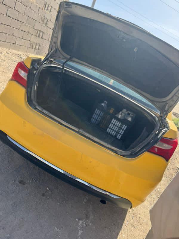 السلام عليكم c200 تكسي  السياره ما اندل راعيها أبيع كوم حديد  ولكير ما ينمر ولمكينه حمت وطفت قبل كم يوم ما ادري شبيهة أبيع كايمه الباقي كهربائيات جاهزه تبريد ثلج حداديه   تايرات جديده دواخل اوبامه نضيفه السياره رايدها ب٣٠ عنواني البصره الزبير  اي استفسار واتساب ما متواجد علا الفيس ***********
