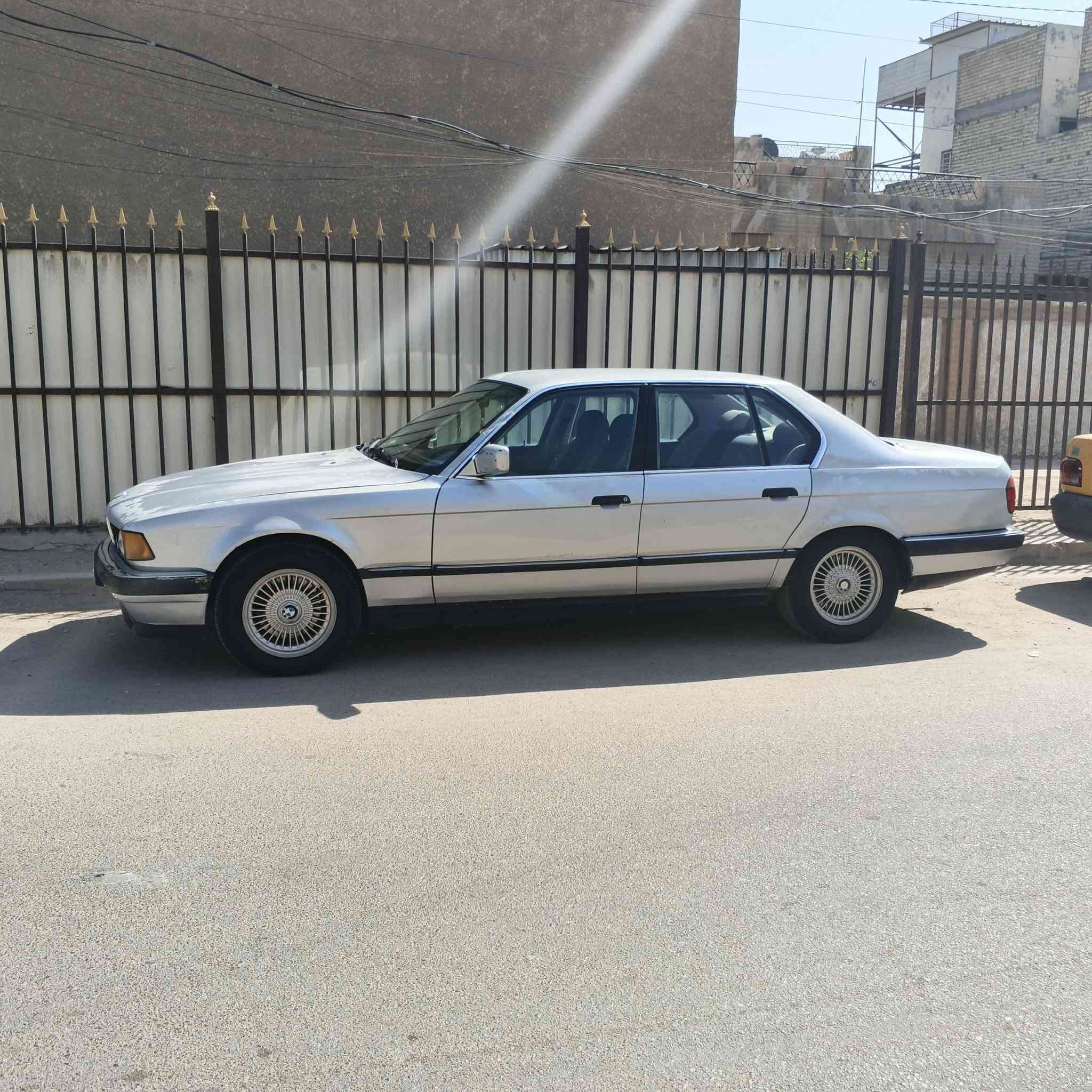 لبيع بي ام دبليو موديل 90 اللون رصاصي رقم بغداد انكليزي كير محرك بلادي بدون صبغ جراد قليل تبريد ثلج شغل باسمي تخم تاير جديد عنوان بغداد المشتل اتصال ***********
