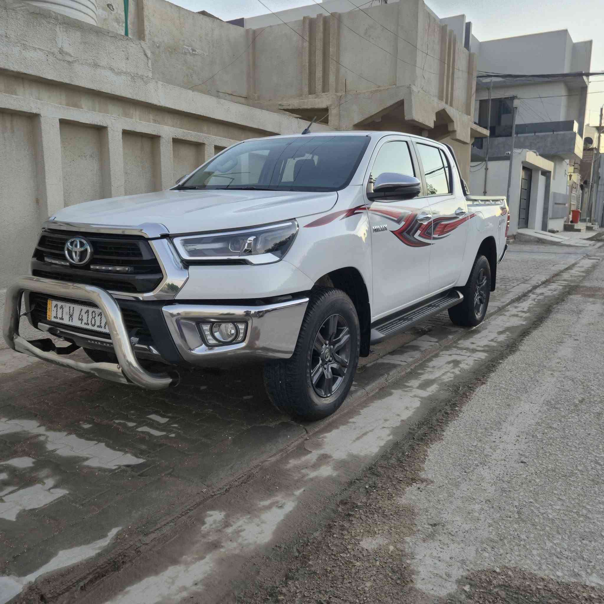 عندي تايوتا هايلوكس
للبيع او مراوس حسب القناعة
موديل ٢٠٢٣ 
ماشية ٧٨ 
رقم بغداد بأسمي 
السيارة جديدة 
السيارة كويتية بصمة 
بيها بارد اصبعين بسيط كلش مأشر بالصورة عنوان السيارة نجف
السعر ٣٢٠ وبيها مجال
هذا الرقم واتساب ***********
