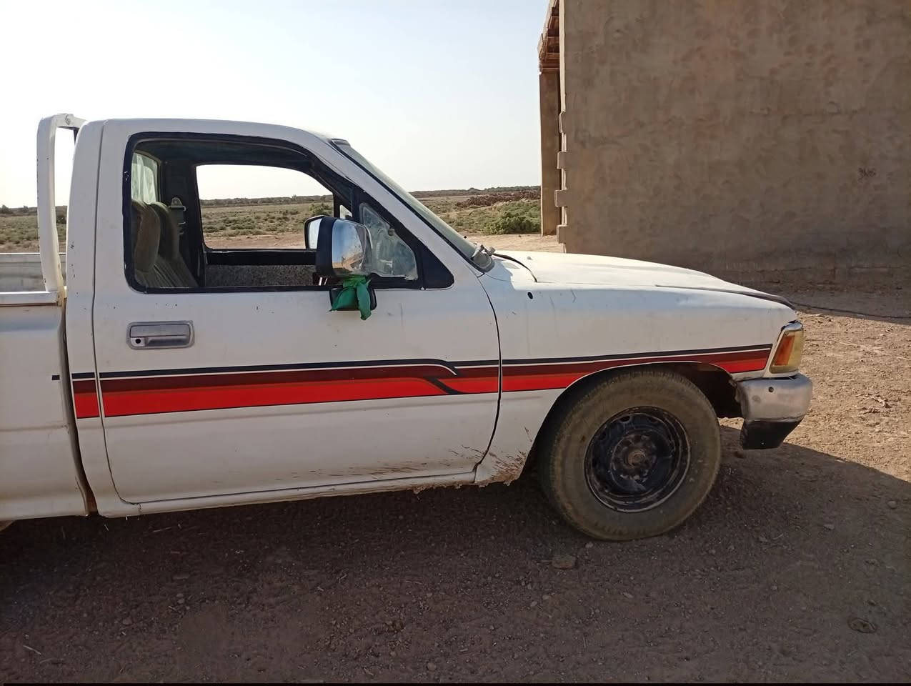 سلام عليكم  سياره بيكم للبيع موديل 89 محرك حاويه خمسه كير مابي كل شيء سياره نضيفه  ***********
