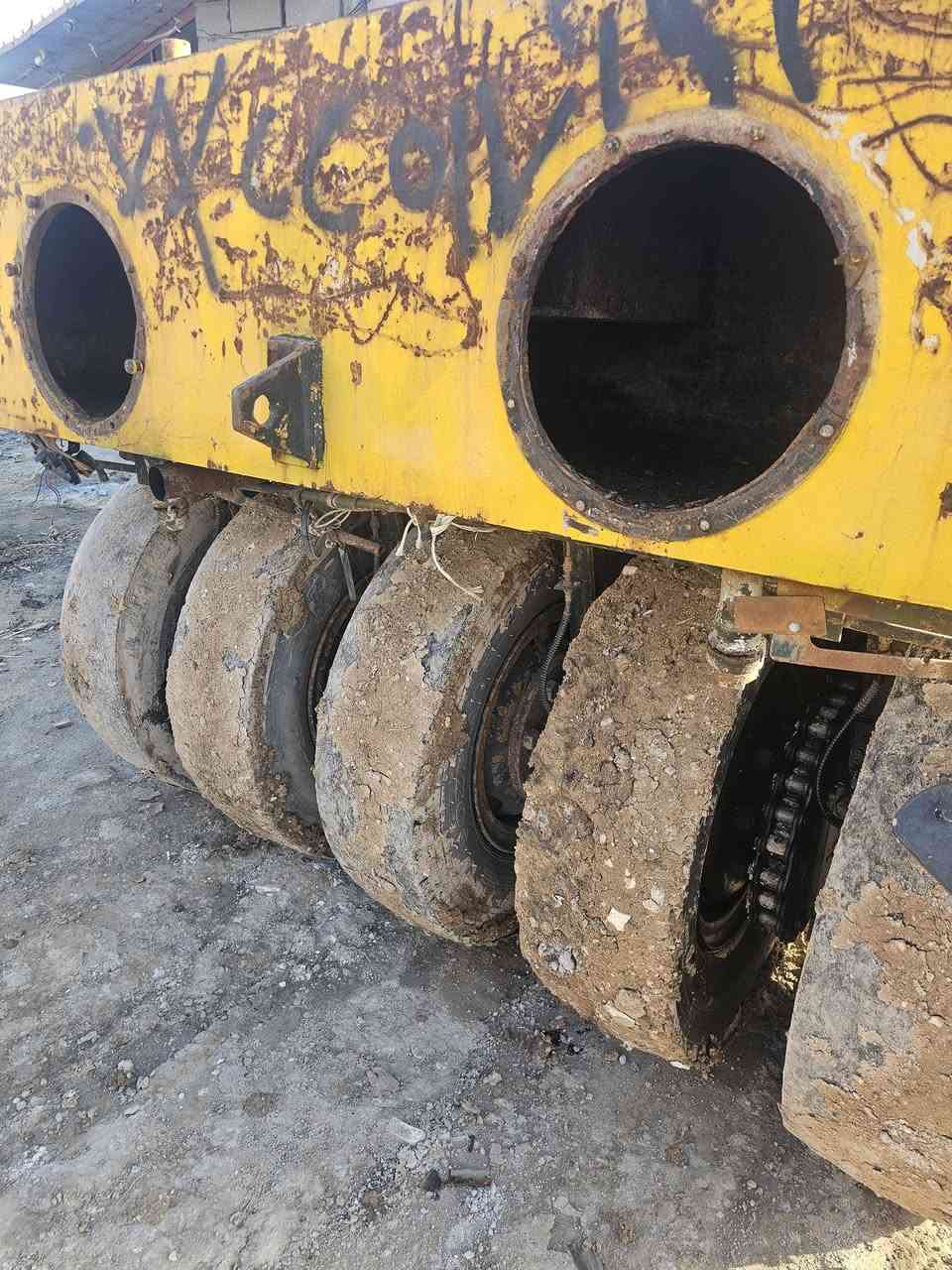 للبيع حادلة مطاطية
نضيفة كير محرك كله شغال 
منفيس علئ هاي الحاله 
مكلف بالنشر رقم 📱 
*********** 
مكان كربلاءالمقدسة
