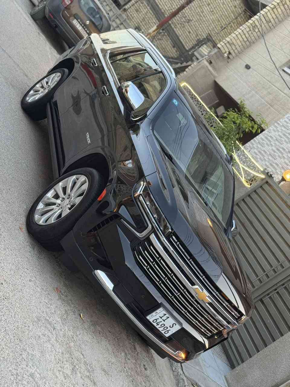 للبيع تاهو برايمر PREMIER خليجية موديل 23  وكالة المنصور  رقم بغداد بأسمي كفالة عامة اعلى مواصفات  ١/١:
مغلفة ppf اصلي ضمان ١٠ سنوات
جكات 
داتا شو (عرض على الجامة الامامية)
بانوراما
كامرات 5 محيطية 360 درجة
٣ شاشات
عدادات شاشة دجيتال
رادار امامي + تحديد مسار
رادار جانبي + نقط عمياء
دوسات كهرباء + انارة led
سستم صوت BOSE
ثلاجة
كشنات جلد بيجي خزن ميموري + هزاز كشن
تبريد تدفئة كشنات امامي + خلفي تدفئة
منافذ شحن usb,hdmi,typeC
ويل حجم ٢٢  كروم 
اشاير مري + مري شفط + هيتر مري
جنطة كهرباء + ستيرن كهرباء
سايد بريك بصمة
داخل بيجي + صاج ملكي
حساس امامي + خلفي
فور ويل
وباقي المواصفات المعروفة ماشية ٧٥ الف كيلو والسيار كفالة عامة (لاصبغ ولابارد ولا شخط ) فقط طخة بسيطة بالدعامية الامامية ومبدلهة اصلية نفس اللون بعدهة بريحة الشركة والسعر 51,500$ للاستفسار ***********
