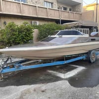 للبيع زورق جدا نظيف مع محرك 200 ياماها شغال وجاهز  دوشمه وكهربائيات در...