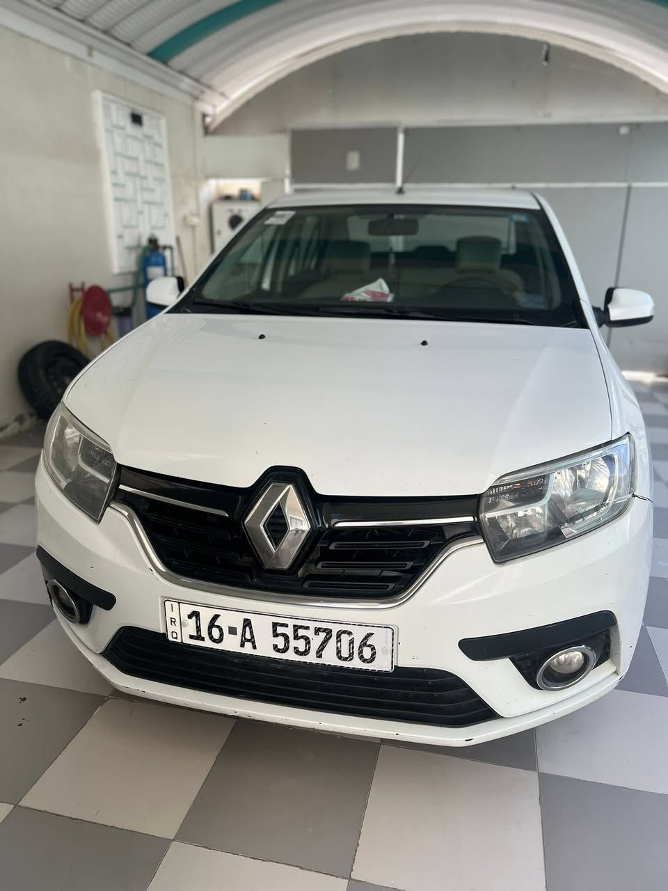 للبيع رينو سمبل
موديل 2020
كفاله عامه 
السونار امامك موضح كولشي
مكينه گير حداديه خير من الله 
حره

مكاني النجف 

السعر 89 ورقه

***********

***********
