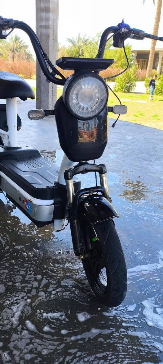 السلام عليكم
للبيع دراجه شحن حجم ١٢ صغير 
دراجه شغاله وكامله كهربائيات كلها شغاله وياها شاحنة
شباب الدراجه صغيره تفيد الي عمره ١٠ وجوه 
سعرها ١٧٥ وبيها مجال للشراي مكاني الرضوانيه الخط السريع الدولي


**إذا كنت صاحب هذا الإعلان وتريد حذفه لأي سبب، رجاءا أرسل رسالة إلى الدعم الفني**